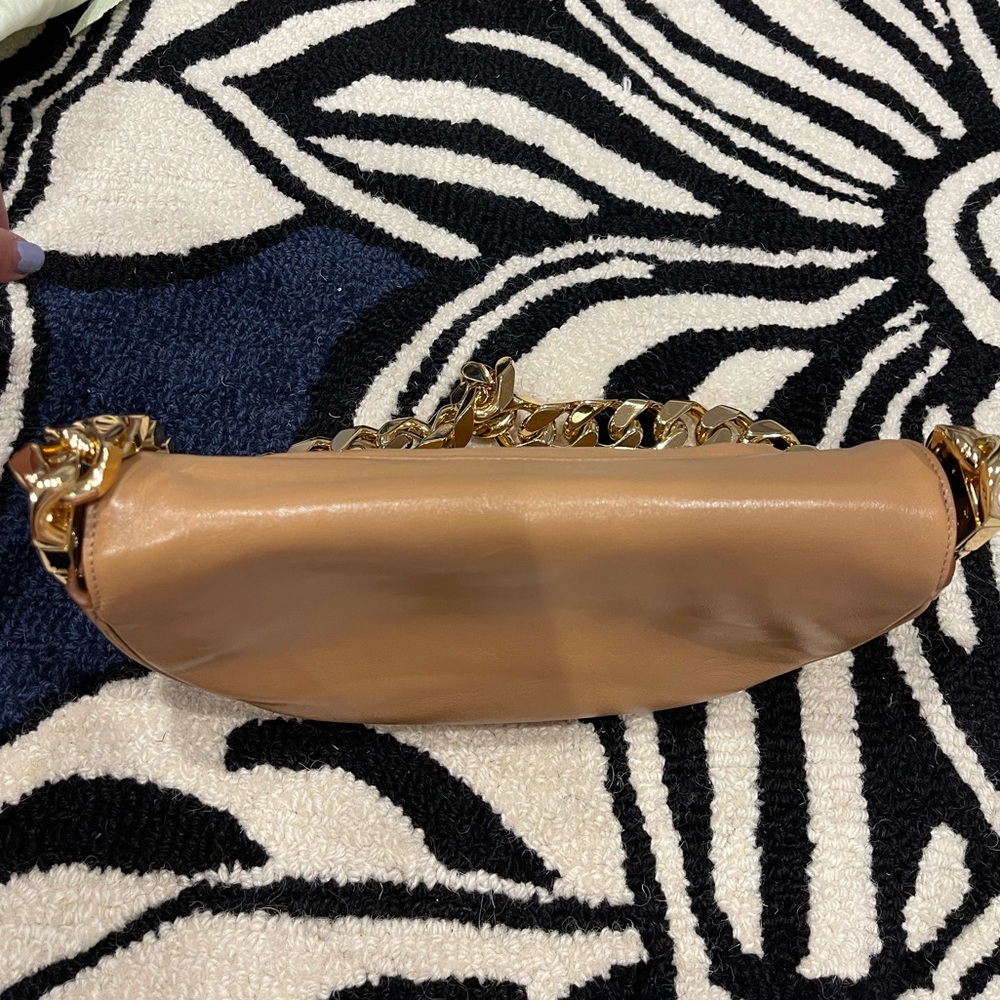 Burberry small Olympia leather shoulder bag with chain shoulder strap - Picture 5 of 10